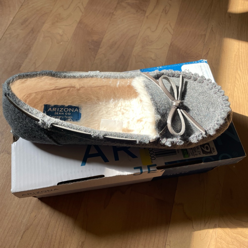Arizona moccasins shoes size 8 women gray color